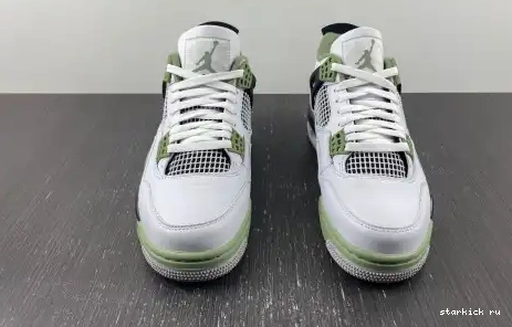 AQ9129-103 AQ9129-103 Jordan Retro Seafoam 4 0512